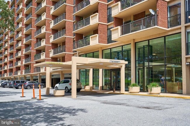 Building Photo - 1300 Army Navy Dr Unit 625 Rental
