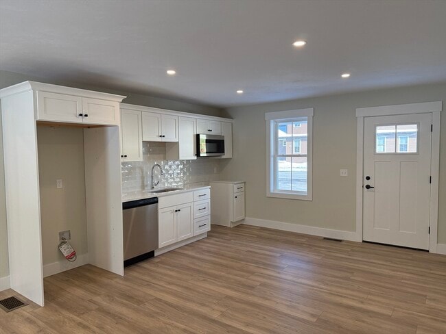 Photo - 480 Wareham St