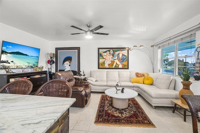Building Photo - 181 Lyndhurst L Unit 181