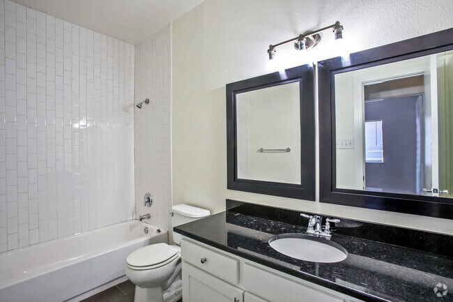 2BR, 2BA -750SF _ Bathroom