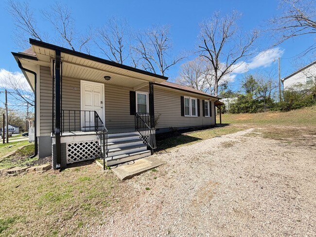Photo - 3bed/2ba House off Hwy 3 near Downtown Kannapolis renovated in 2018