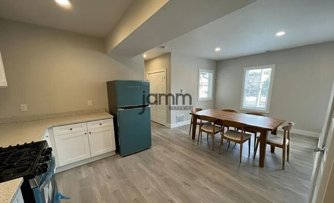 Photo - 1966 Randall Rd Unidad #3