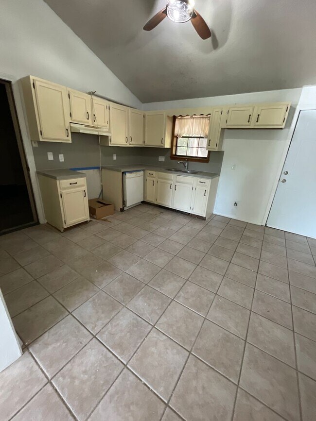 Photo - Western Hills 3 Bedroom Home