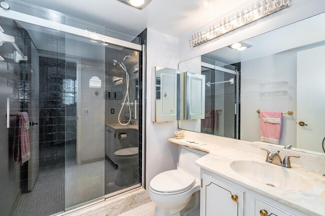 Photo - 9500 N Hollybrook Lake Dr Unit 109