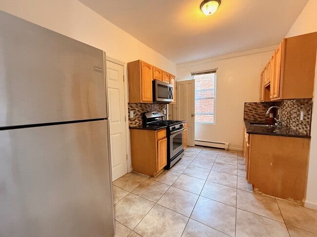 Photo - 35 W 47th St Unit 2