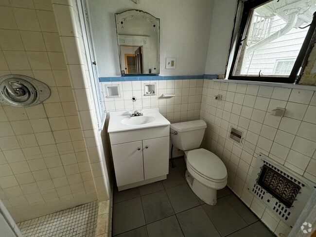 Building Photo - Prime Living: Unmatched Apartment in Canto... Unit 3