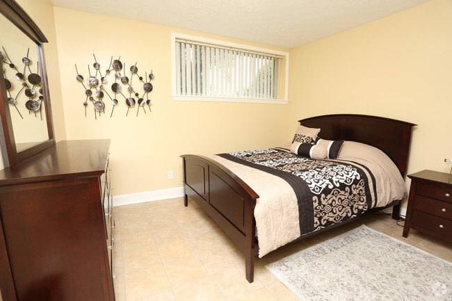 2BR, 1BA 723 SF - Bedroom