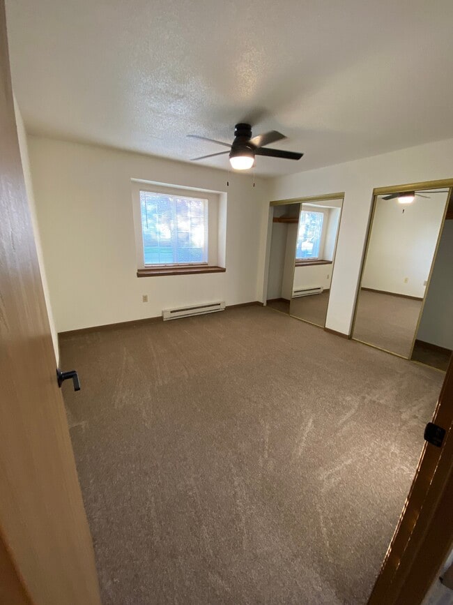 Lakeview Apartments