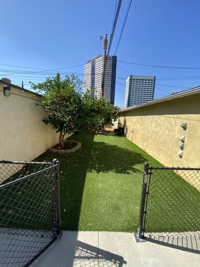 132 N Maple