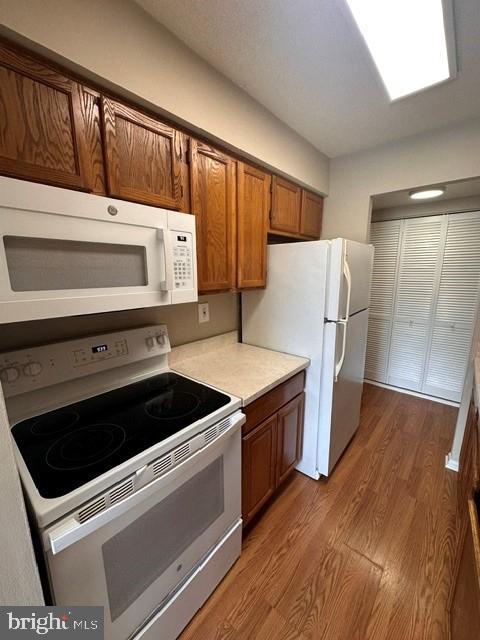 2409 Pond View Dr