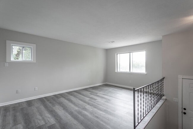Photo - 833 Sylvan Dr