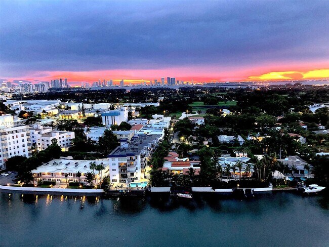 Photo - 2555 Collins Ave Unit 904