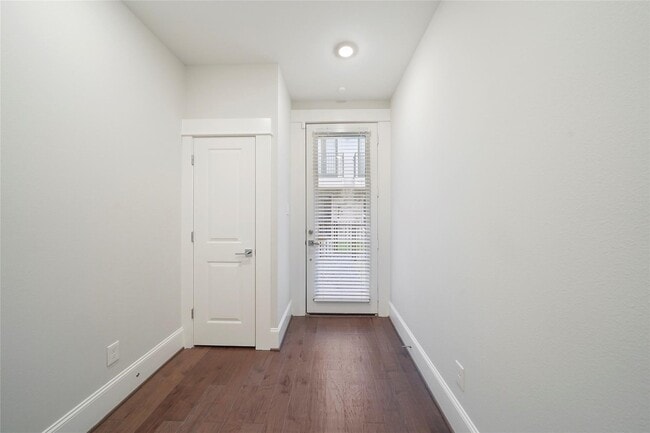 Photo - 1268 N Post Oak Rd