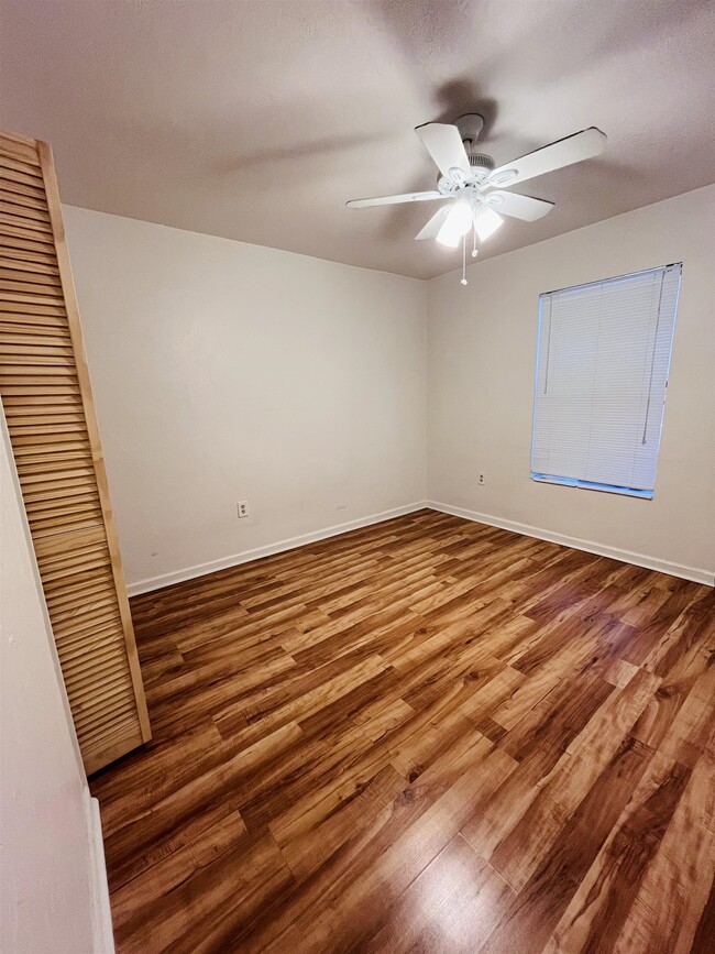 Photo - 581 Holyoke Ct Unidad C