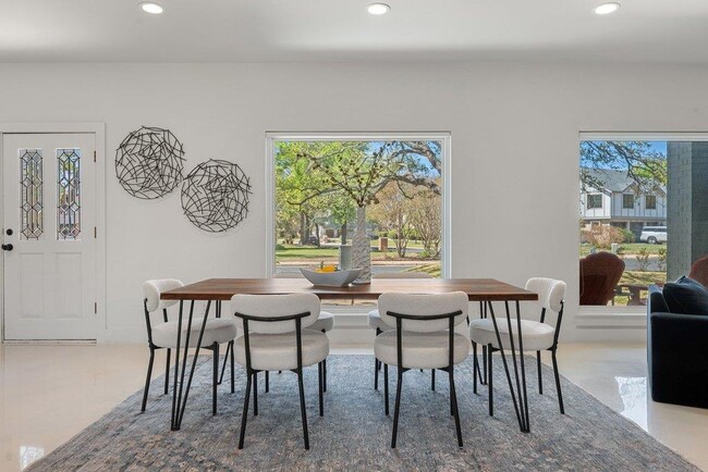 Photo - 10408 Loring Dr