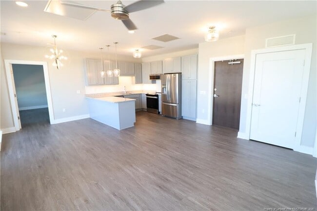 Photo - 145 S Main St