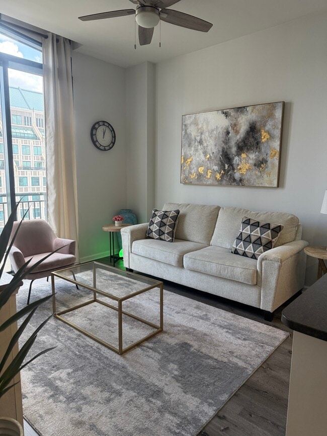 Photo - 3040 Peachtree Rd NW Condo Unit 1914