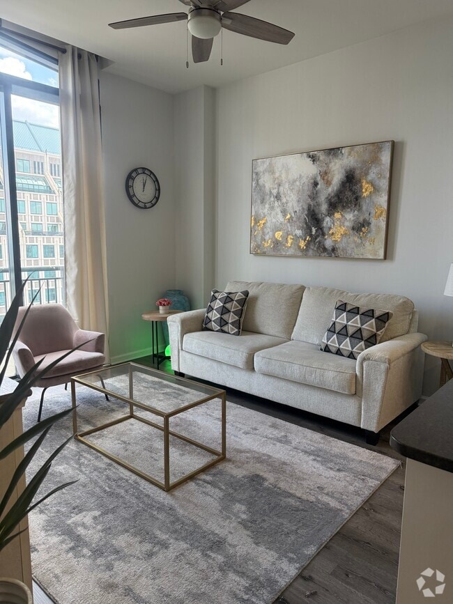 Building Photo - 3040 Peachtree Rd NW Unit 1914 Rental