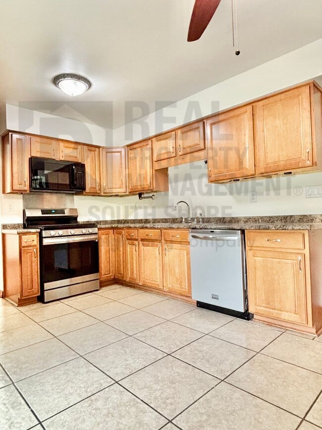 4217 Glen Oaks Dr