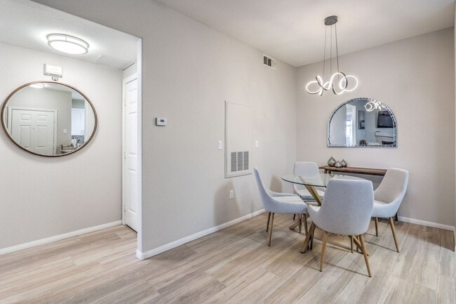 Photo - fully furnished, 1 bed, 1 bath condo in gated community Unit 1015