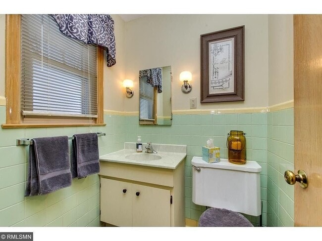 Photo - 1911 Simpson St