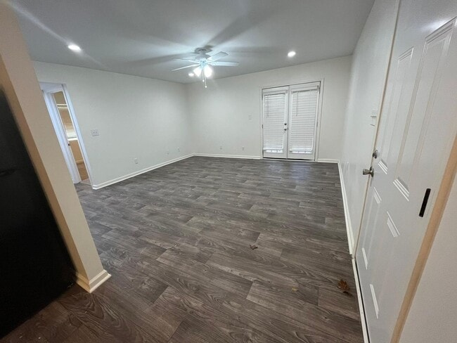 Modern 2-Bed, 1-Bath Oasis with Central Ai... - Modern 2-Bed, 1-Bath Oasis with Central Ai... Apartamento Unidad P-B2