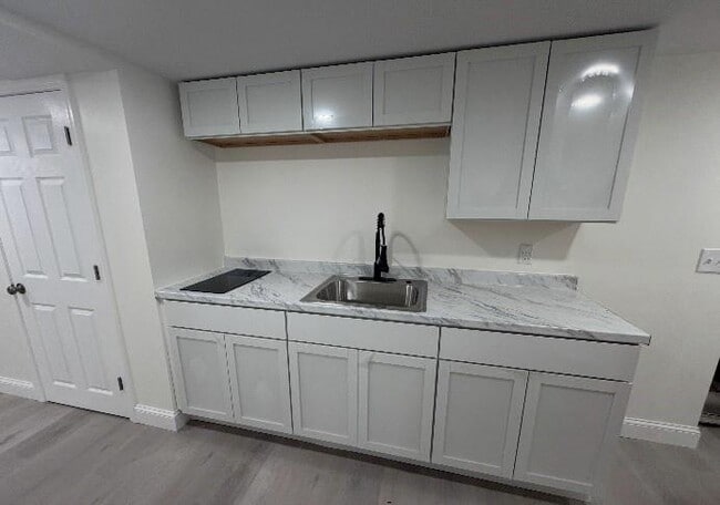 Building Photo - 30 Gaglione Ct Unit 2