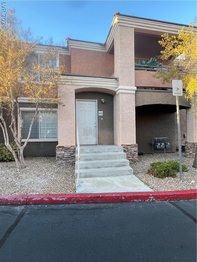 Building Photo - 1513 Truett St Unit 201