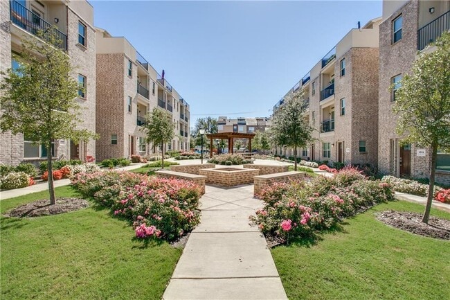 Building Photo - 1310 Rancho Mirage Dr