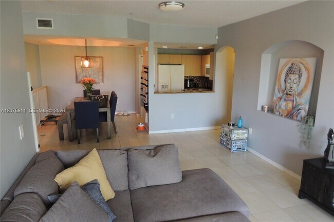 Building Photo - 6420 NW 114th Ave Unit 1336