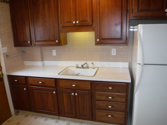 Photo - 1545 Atlantic St NE