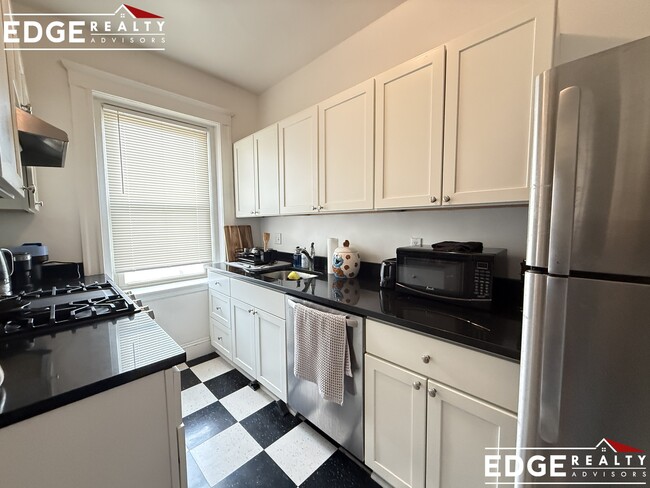 Photo - 25 Walbridge St