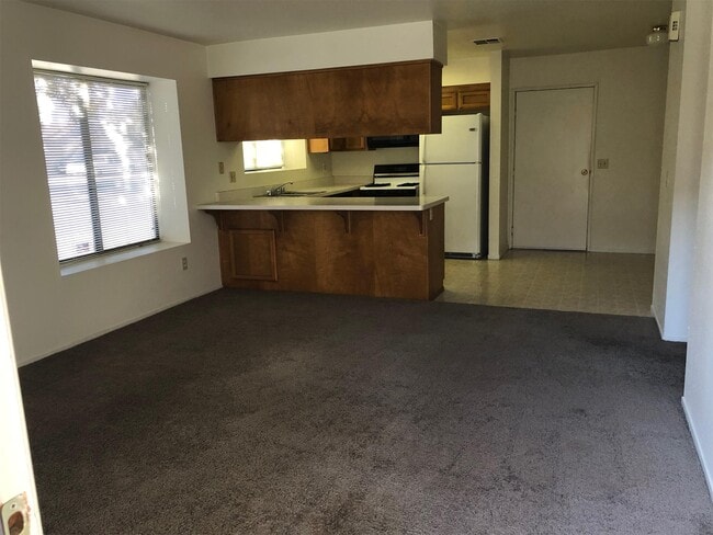 8706 Lyn River Ct Unidad D