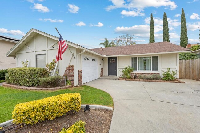 Welcome to this charming 3-bedroom, 2-bath... - Welcome to this charming 3-bedroom, 2-bath... House