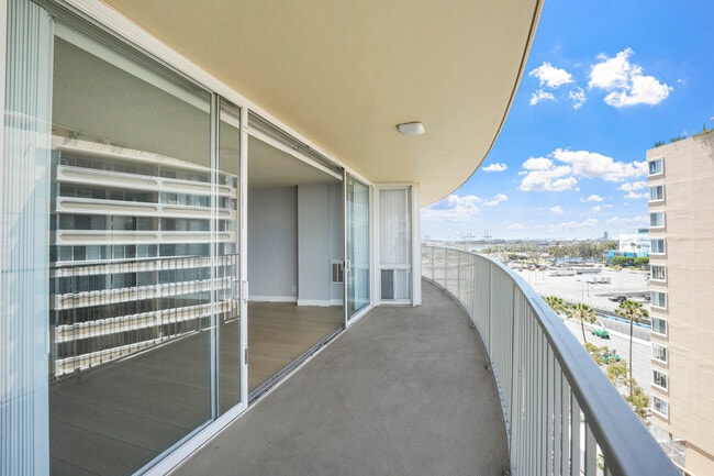 Photo - 700 E Ocean Blvd