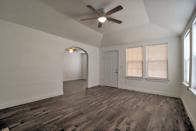 Photo - 1004 NE 19th St