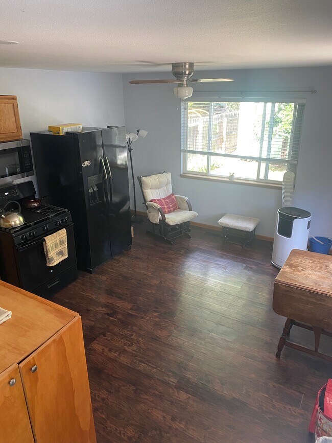 Photo - 705 Ponderosa Dr