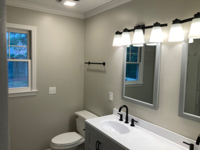 Photo - 610 Oak Pointe Ct