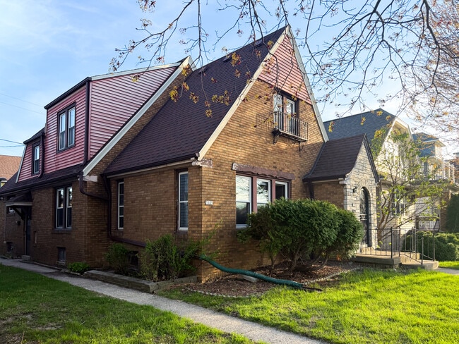 House - 5411 W National Ave Unit Lower