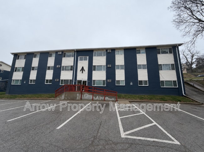 Building Photo - 5703 S 14th St