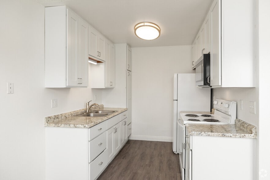 2BR, 1BA