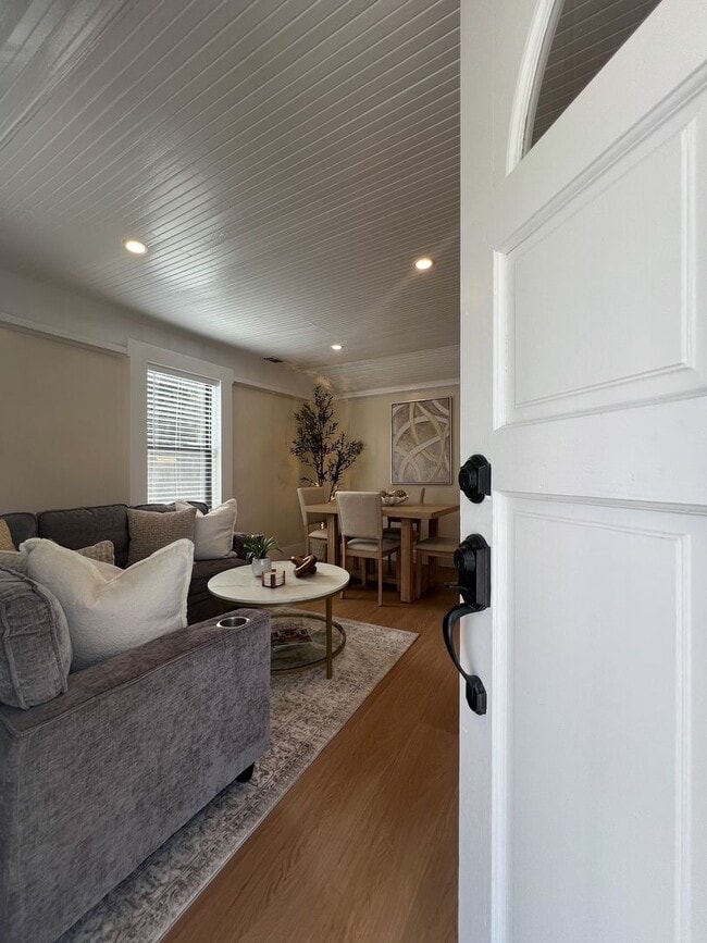 25 Berna Ave