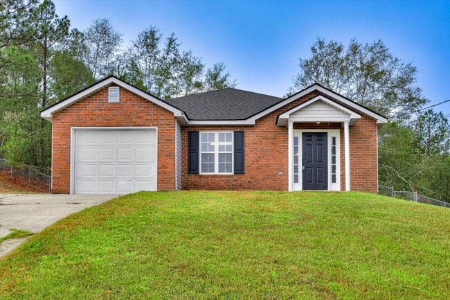 Building Photo - 2824 Cranbrook Dr