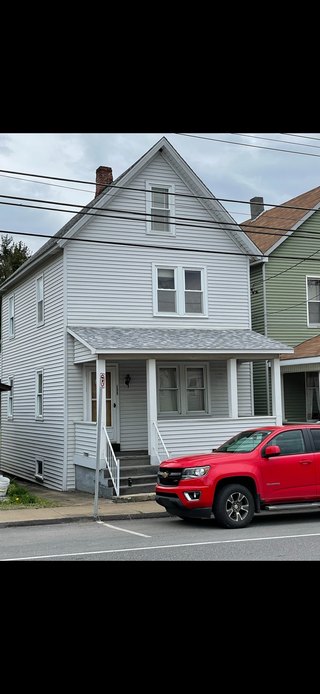 Photo - 198 N Main St Casa