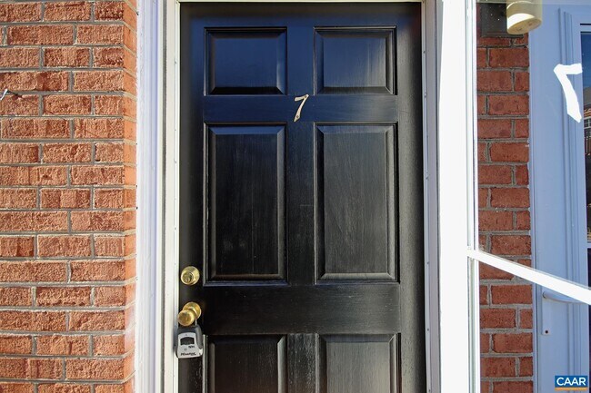 Photo - 2114 Ivy Rd Unidad 7