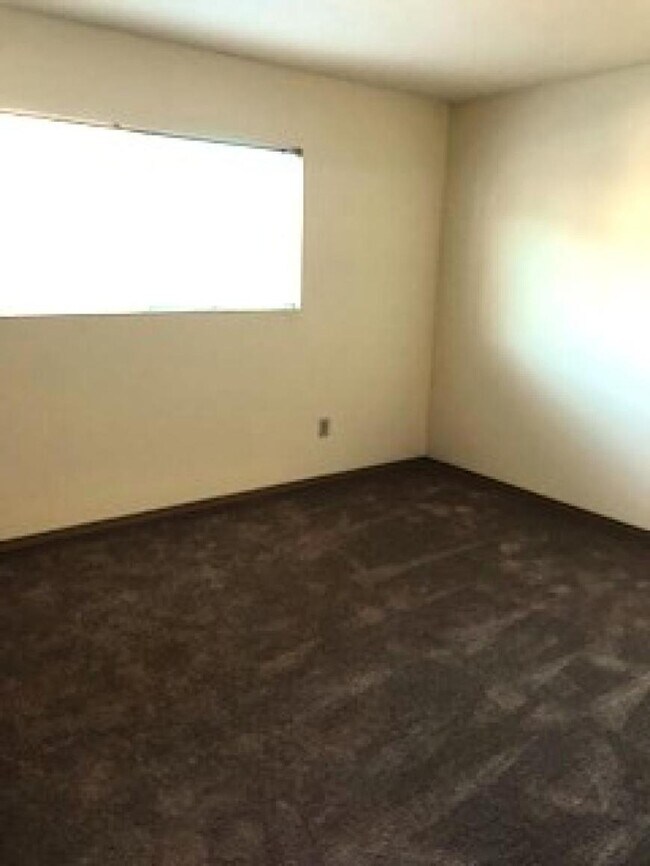 Photo - 2 bedroom in Seattle WA 98116 Unit 2414 Alki Ave SW