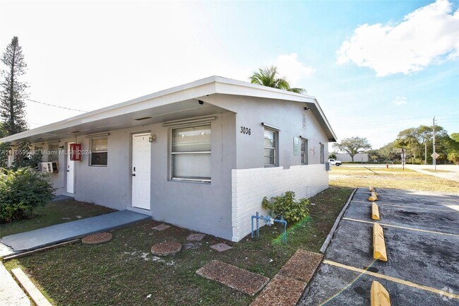 Building Photo - 3036 NW 2nd St Unit 1 Rental