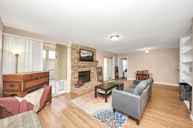 Building Photo - 10555 Turtlewood Ct Unit 1510