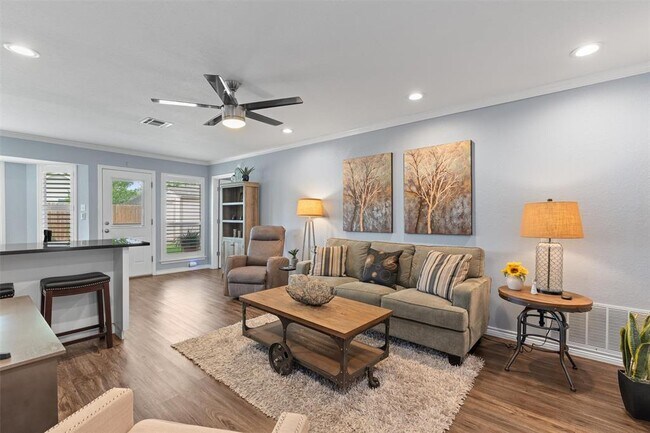 Photo - 226 Claris Ln