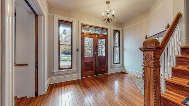 Photo - 5 Bed/ 2.5 Bath Phenomenal Old Louisville Home